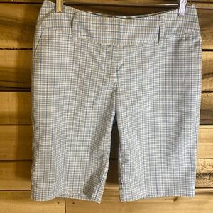 Adidas women’s golf shorts size 2 blue tan white inseam about 12”